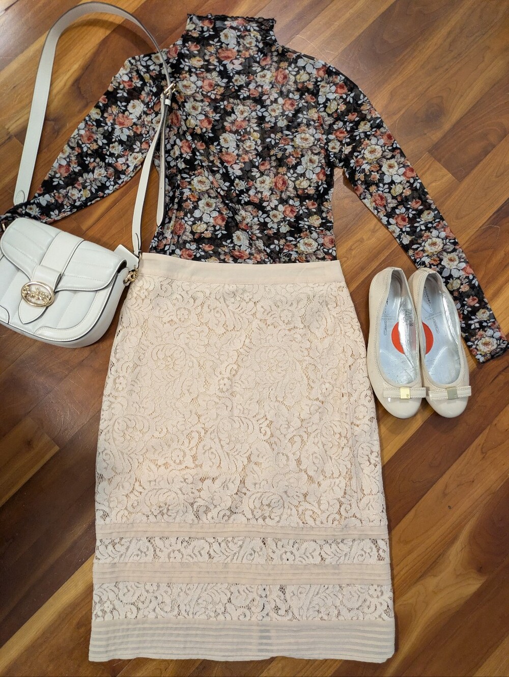 NWOT Women's Lace Pencil Skirt in Light Cream
